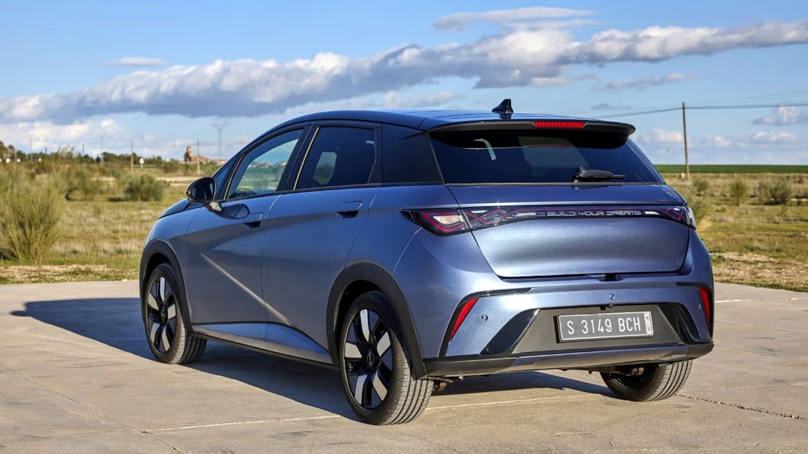 BYD Dolphin DM-i: Plug-in Hybrid έκδοση για το hatchback της μαρκας